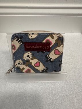 bungalow 360 sea Otter Heart Zip Wallet